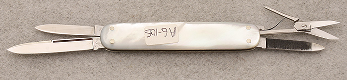 Hen & Rooster 3" Even End Mother-of-Pearl 2 Blade