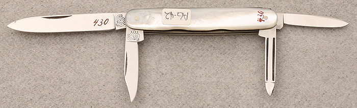 Hen & Rooster Even End, 3 blades and file with White Mother-of-Pearl Scales